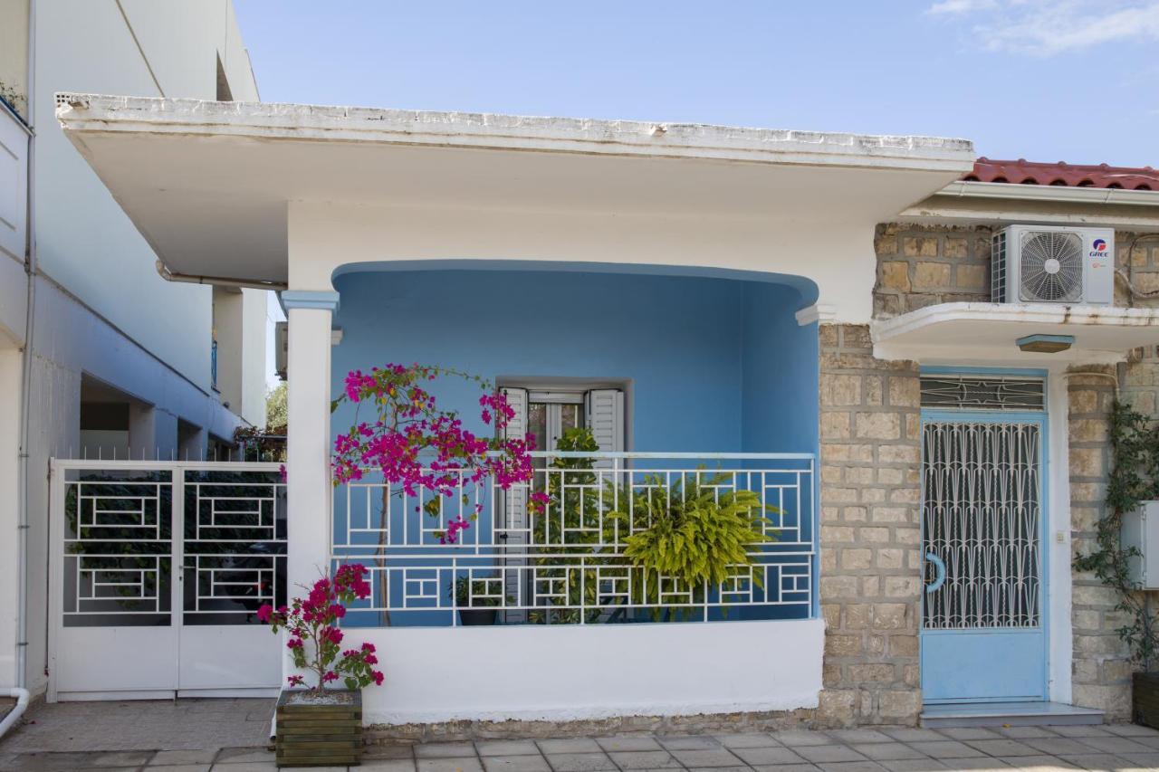 Ανακαινισμενη Μονοκατοικια 125 Τμ Στο Κεντρο Με Κηπο Villa Mesolóngion Buitenkant foto